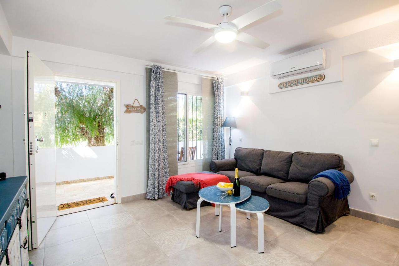 Perfectly Located Beachside Apartment In Elviria Marbella Bagian luar foto