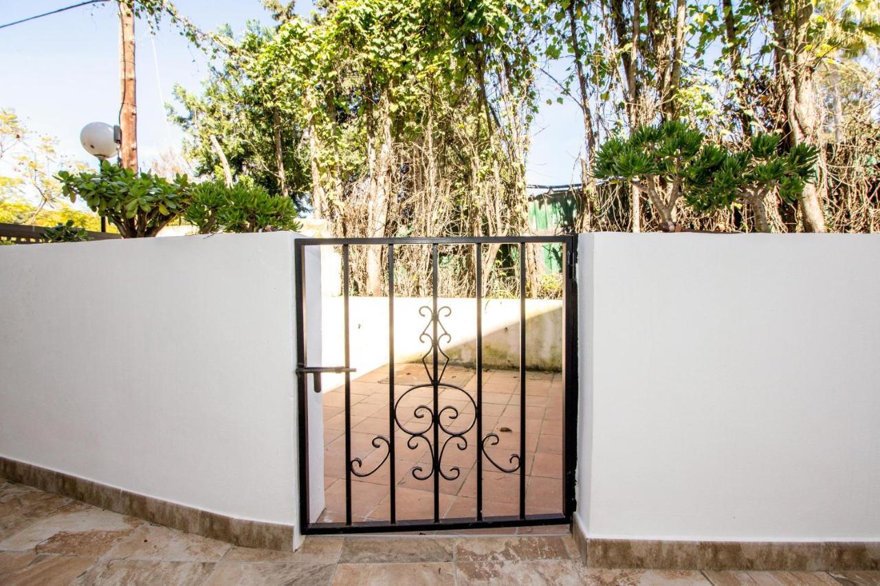 Perfectly Located Beachside Apartment In Elviria Marbella Bagian luar foto