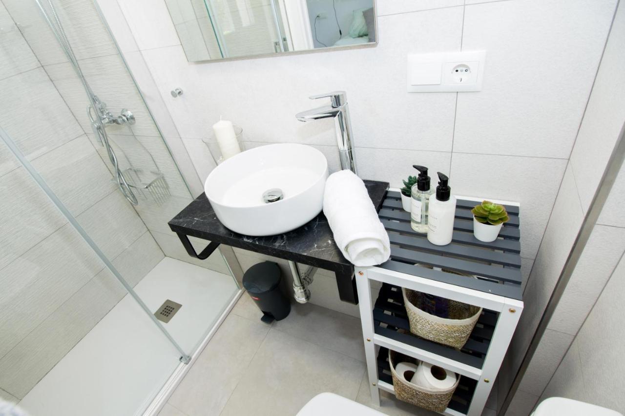 Perfectly Located Beachside Apartment In Elviria Marbella Bagian luar foto
